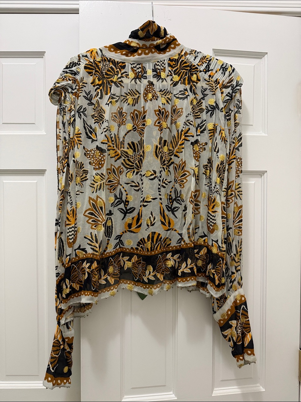 NWT Farm Rio Floral Tapestry Silver Bee Hive Detail Long Sleeve Blouse Size XS